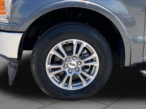 Used 2019 Ford F150 Lariat RWD image 11