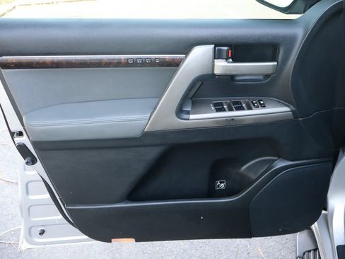 Used 2008 Toyota Land Cruiser AWD/4WD image 27