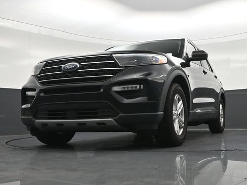 Used 2021 Ford Explorer XLT w/ Equipment Group 202A RWD image 29