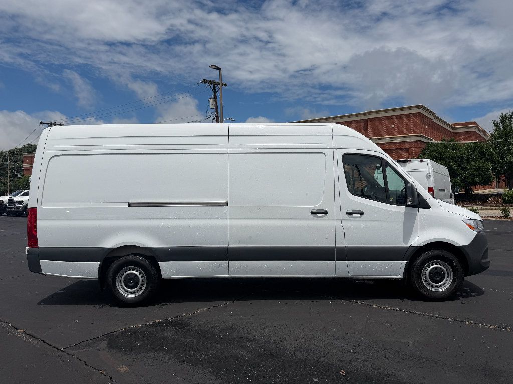 Used 2025 Mercedes-Benz Sprinter 2500 image 1