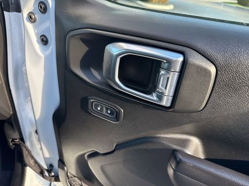 Used 2021 Jeep Wrangler Unlimited Sport image 36