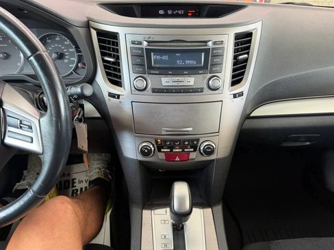 Used 2013 Subaru Outback 2.5i Premium w/ All-Weather Pkg AWD/4WD image 13