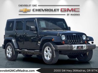 Used 2013 Jeep Wrangler Unlimited Sahara w/ Connectivity Group AWD/4WD video 1