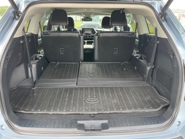 Used 2022 Toyota Highlander XLE FWD image 21