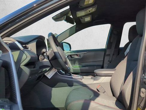 New 2025 Toyota RAV4 SE image 10