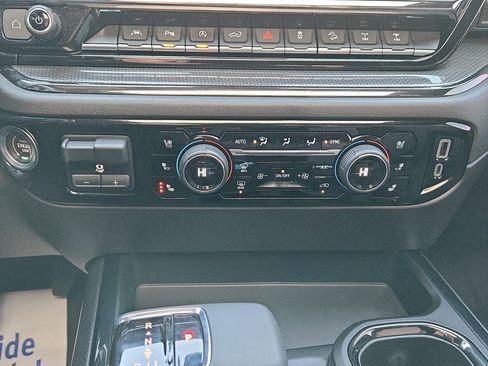 Used 2023 Chevrolet Silverado 1500 ZR2 w/ Technology Package image 25