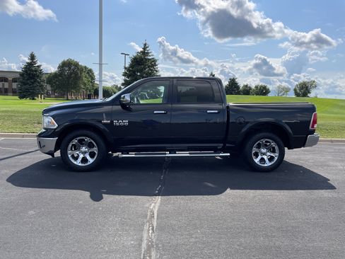 Used 2015 RAM 1500 Laramie w/ Convenience Group AWD/4WD image 2