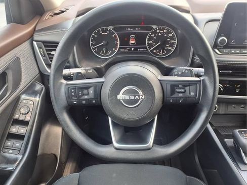 Used 2023 Nissan Rogue S AWD/4WD image 19