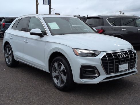 Used 2023 Audi Q5 Premium Plus w/ Premium Plus Package image 7