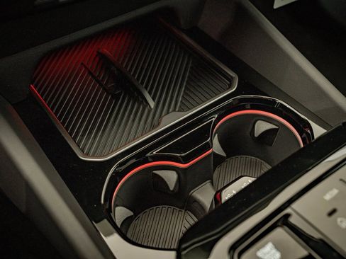 New 2026 BMW 550e xDrive image 33