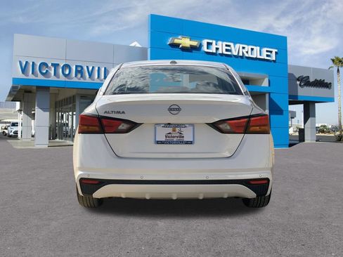 Used 2025 Nissan Altima 2.5 SV FWD image 5
