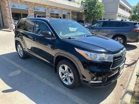 Used 2015 Toyota Highlander Limited AWD/4WD image 2