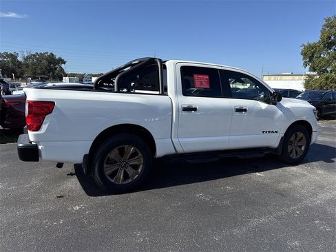 Certified 2024 Nissan Titan SV w/ SV Bronze Edition Package image 6