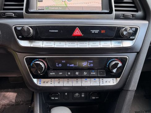 Used 2019 Hyundai Sonata Limited w/ Ultimate Package 04 FWD image 28