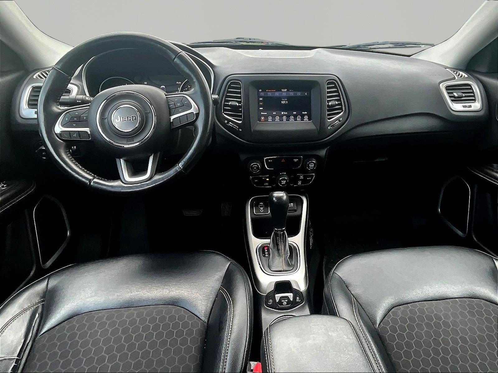 Used 2017 Jeep Compass Latitude w/ Popular Equipment Group FWD image 7