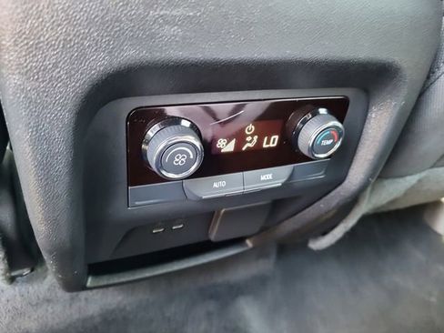 Used 2024 Chevrolet Traverse LT AWD/4WD image 11
