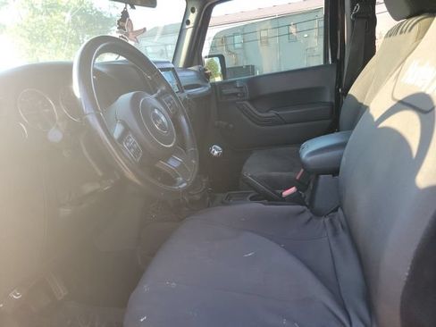 Used 2018 Jeep Wrangler Sport w/ Connectivity Group AWD/4WD image 10