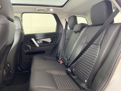 Used 2025 Land Rover Discovery Sport S image 18