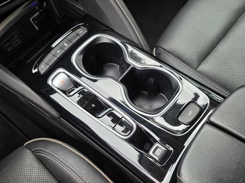 Used 2021 Buick Envision Essence w/ Technology Package I FWD image 20