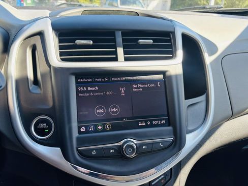 Used 2020 Chevrolet Sonic LT image 25