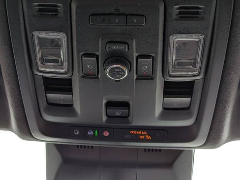 Used 2022 Cadillac Escalade ESV Sport Platinum AWD/4WD image 22