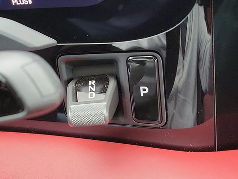 Used 2025 Porsche Taycan 4S image 15