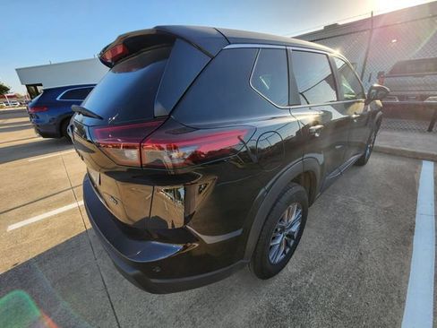 Used 2026 Nissan Rogue SV AWD/4WD image 4