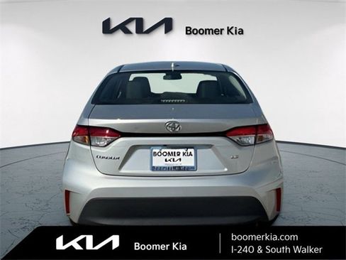 Used 2025 Toyota Corolla LE image 6