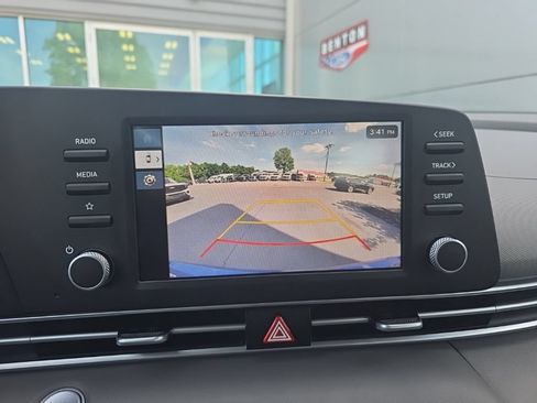 Used 2025 Hyundai Elantra Hybrid w/ Cargo Package FWD image 20