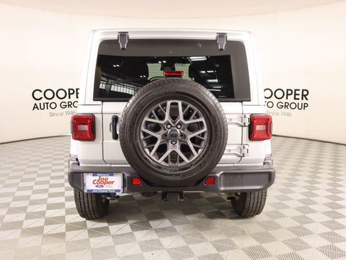 Used 2024 Jeep Wrangler Unlimited Sahara AWD/4WD image 21