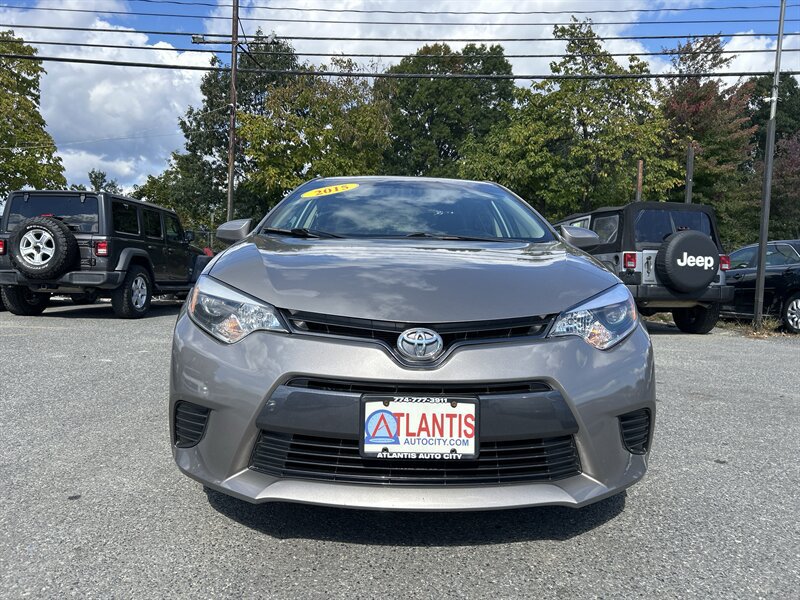 Used 2015 Toyota Corolla LE FWD image 2