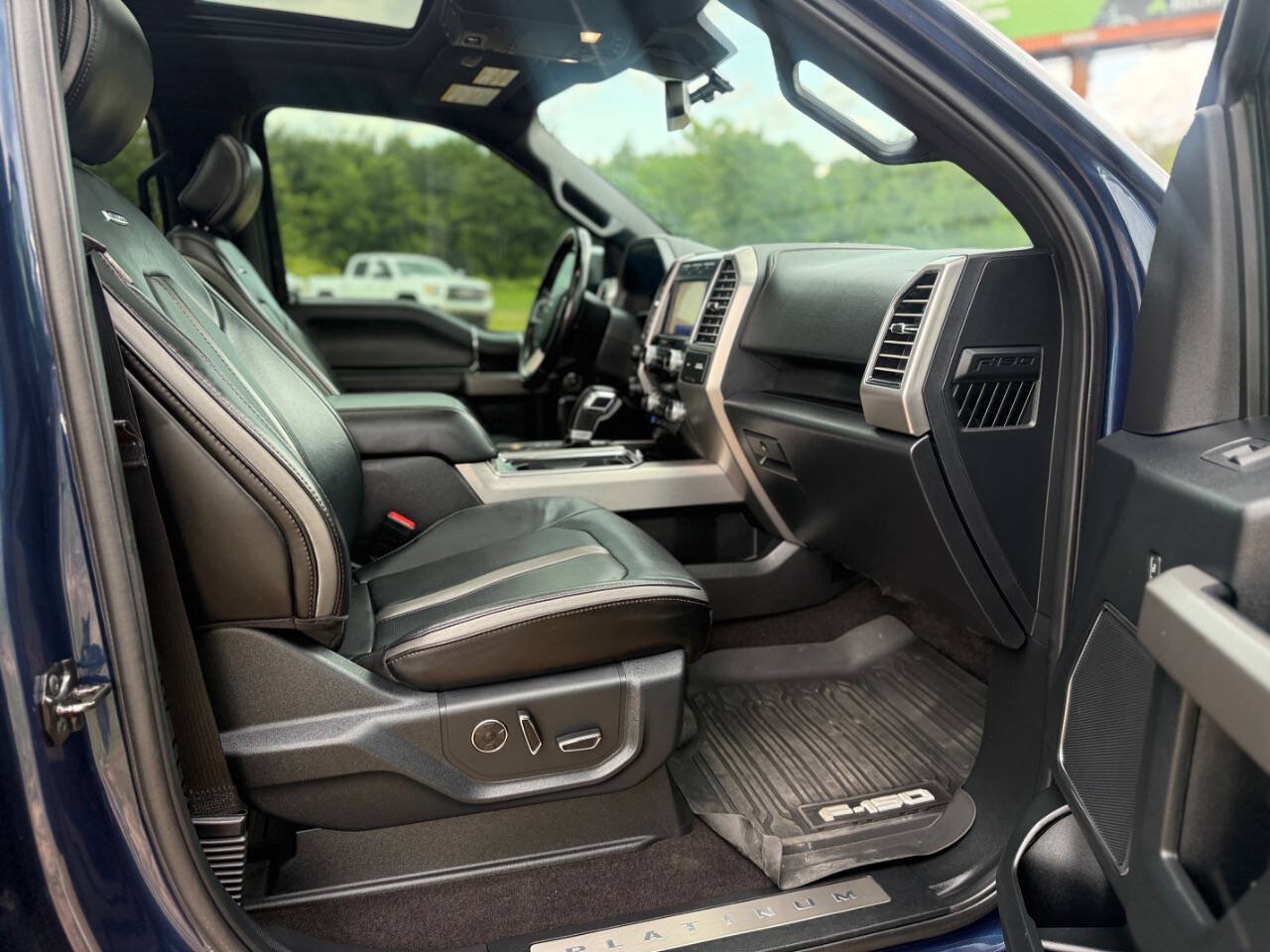 Used 2020 Ford F150 Platinum w/ Equipment Group 701A Luxury AWD/4WD image 16