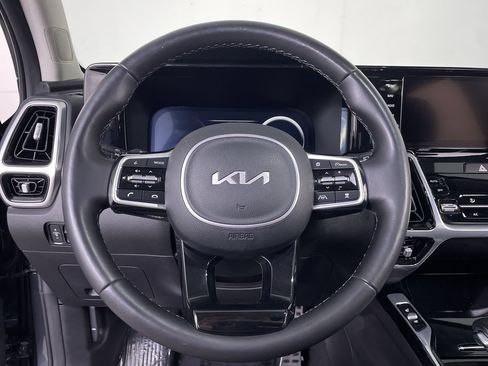 Used 2023 Kia Sorento SX AWD/4WD image 13