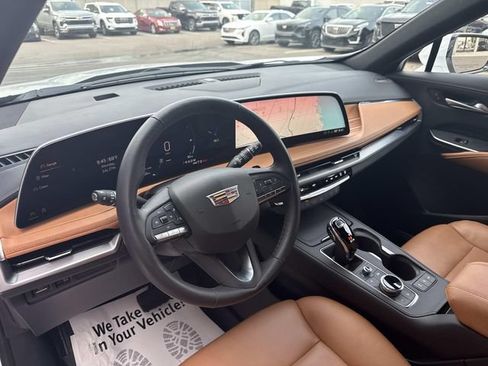 Certified 2024 Cadillac XT4 Premium Luxury AWD/4WD image 18