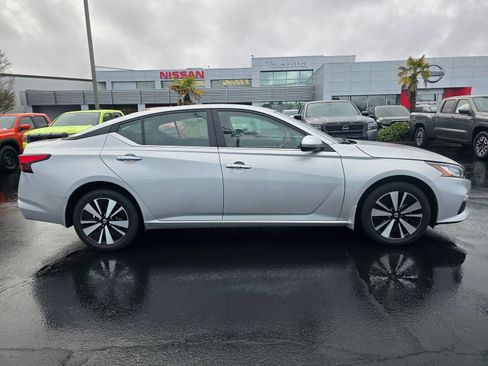 Used 2022 Nissan Altima 2.5 SV image 44