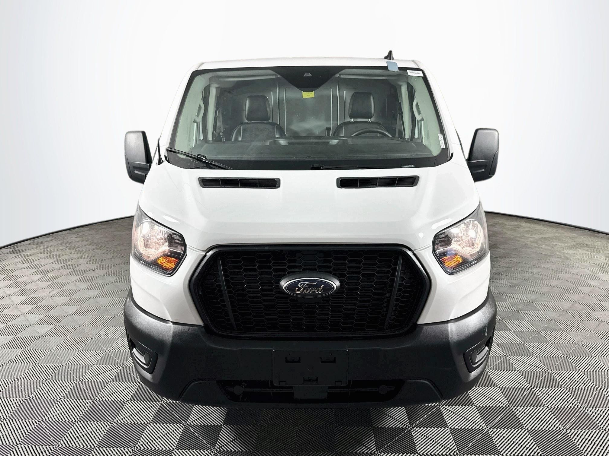 Used 2023 Ford Transit 250 Low Roof RWD image 2