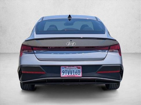 Certified 2025 Hyundai Elantra Sport FWD image 7