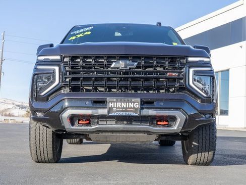 Used 2025 Chevrolet Suburban Z71 image 28