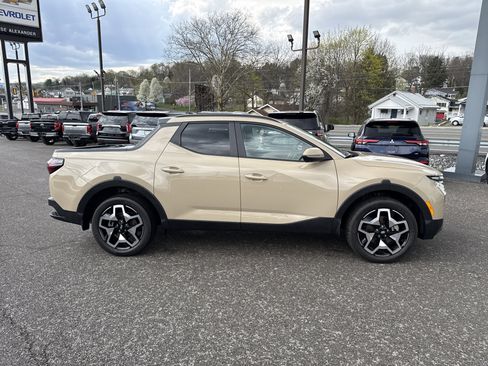 Used 2023 Hyundai Santa Cruz Limited image 2