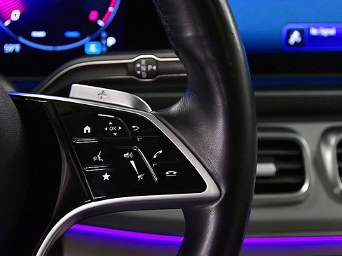 Used 2024 Mercedes-Benz GLS 450 4MATIC image 19