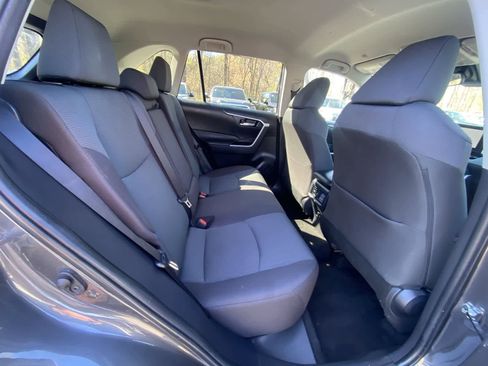 Used 2025 Toyota RAV4 XLE AWD/4WD image 36