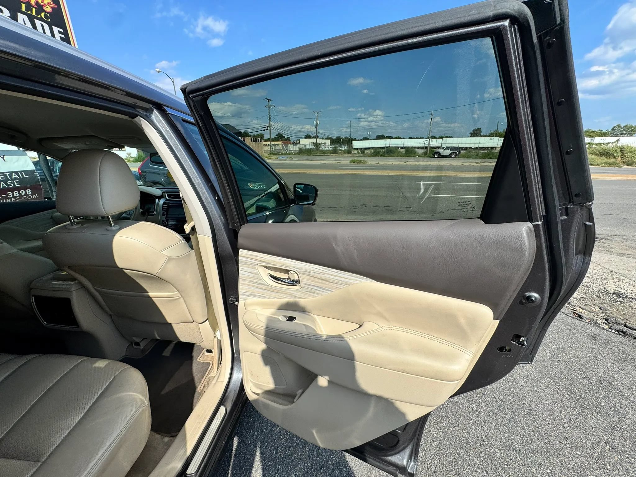 Used 2015 Nissan Murano SL w/ Cargo Package FWD image 20