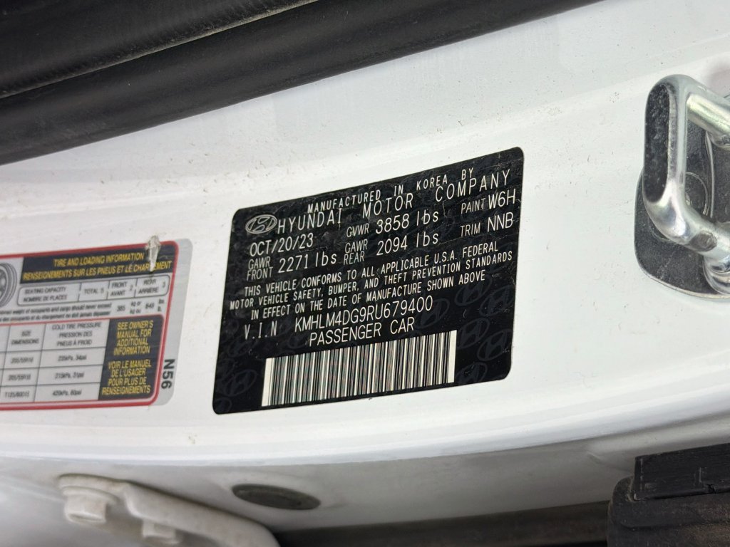 Used 2024 Hyundai Elantra SEL FWD image 23