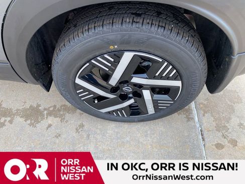 New 2026 Nissan Kicks SV w/ Illumination Package FWD image 9