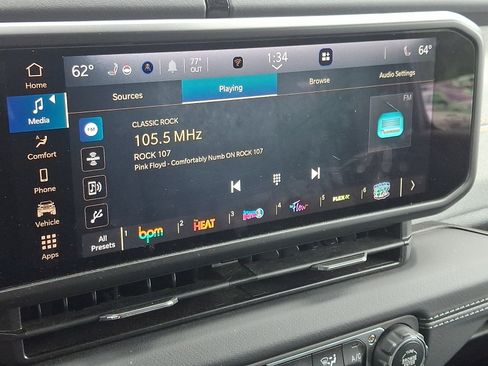 Used 2025 Jeep Wrangler Unlimited Sahara AWD/4WD image 16
