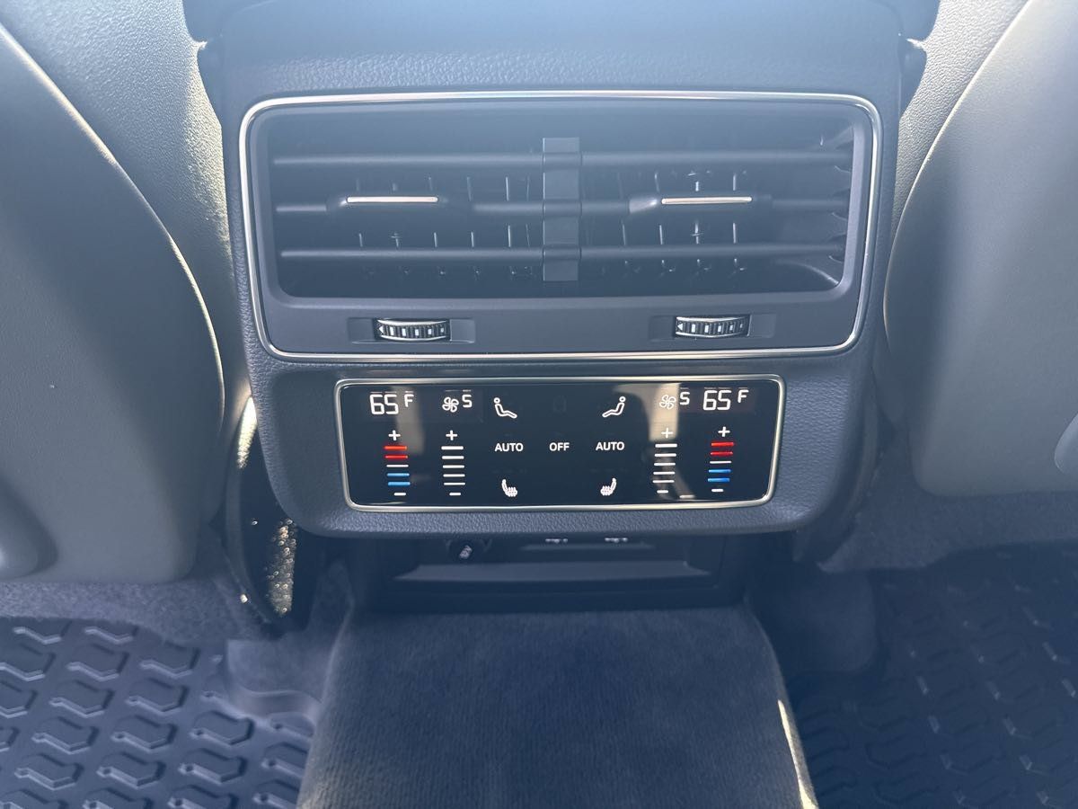 Used 2019 Audi Q8 Premium Plus AWD/4WD image 16