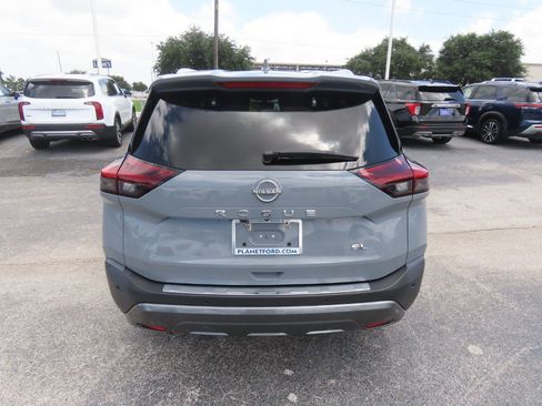 Used 2023 Nissan Rogue SL FWD image 13