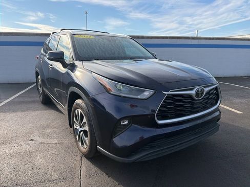 Used 2021 Toyota Highlander XLE image 7