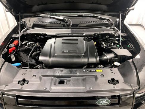 Used 2025 Land Rover Defender 110 S image 31