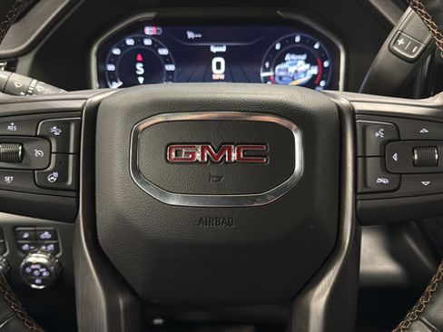Used 2024 GMC Sierra 2500 AT4 w/ AT4 Premium Plus Package AWD/4WD image 16